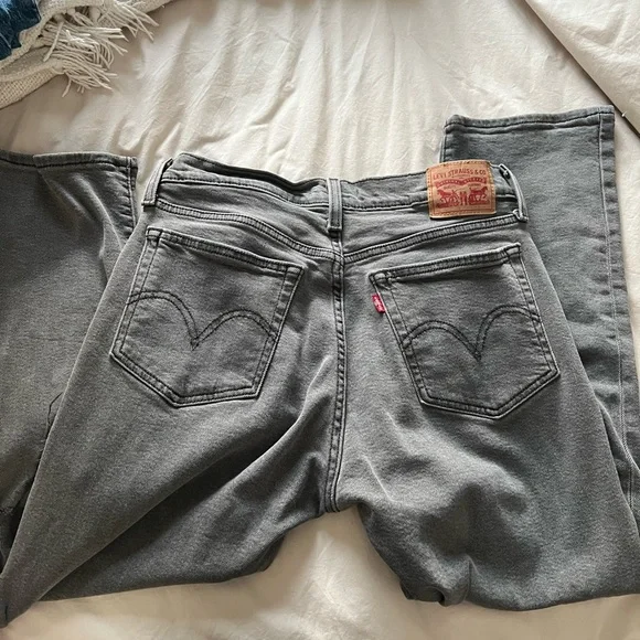 Levi's Wedgie Straight Ankle Jeans - Picture 4 of 8